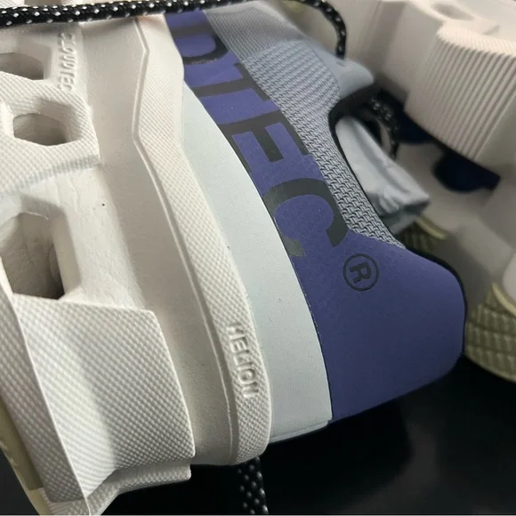 On Cloudmonster size 9 Athletic Shoes sneakers NEW w BOX - Picture 3 of 8